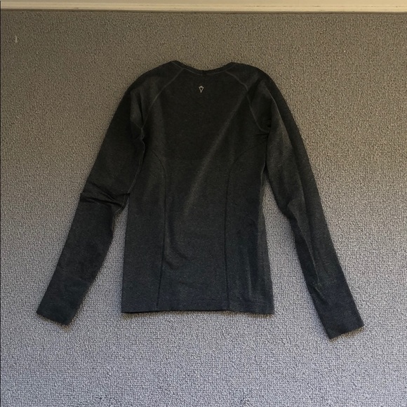 IVIVVA kids medium grey long sleeve shirt - Picture 2 of 3